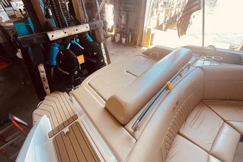 Slide: The Image of Sea Ray SLX 310 Outboard 2024 - 57
