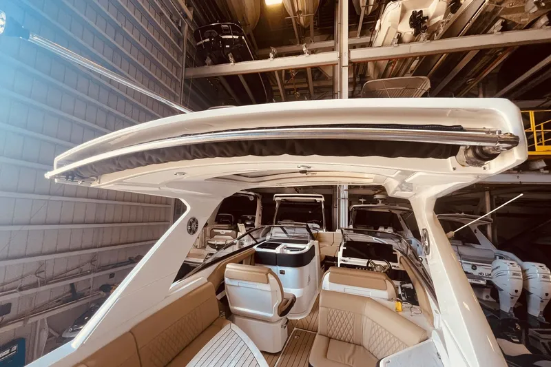Slide: The Image of Sea Ray SLX 310 Outboard 2024 - 63