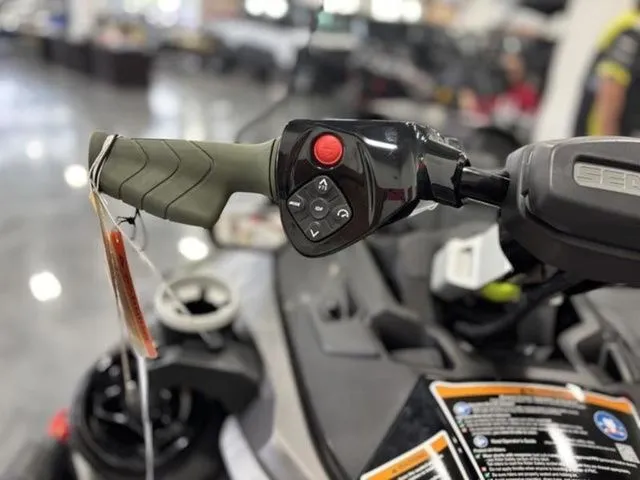 Slide: The Image of Sea-Doo FISH PRO 2025 - 11