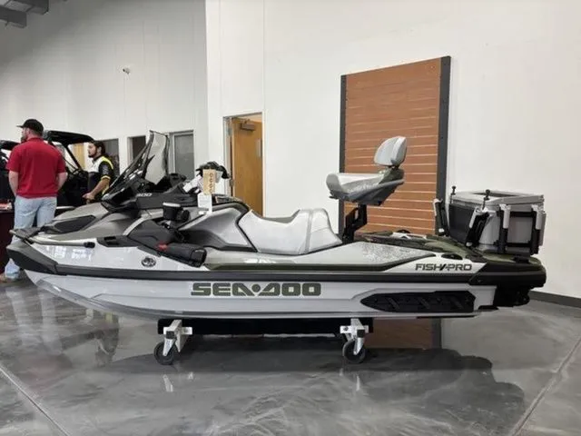 Slide: The Image of Sea-Doo FISH PRO 2025 - 5