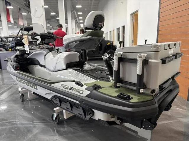 Slide: The Image of Sea-Doo FISH PRO 2025 - 6