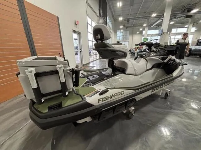 Slide: The Image of Sea-Doo FISH PRO 2025 - 8