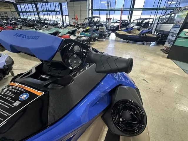 Slide: The Image of Sea-Doo Wake 2025 - 10