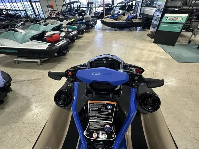 Slide: The Image of Sea-Doo Wake 2025 - 12