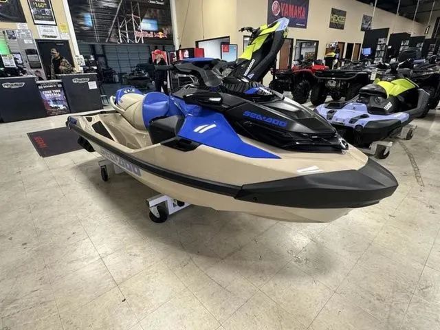 Slide: The Image of Sea-Doo Wake 2025 - 4