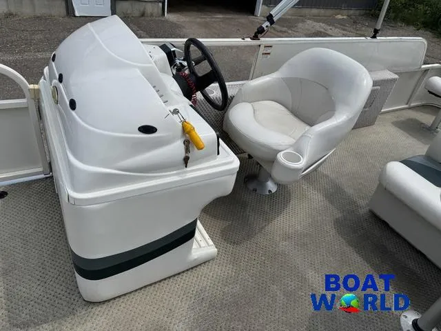 Slide: The Image of Starcraft Limited 200 4-PT Pontoon 2006 - 10