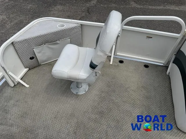 Slide: The Image of Starcraft Limited 200 4-PT Pontoon 2006 - 16