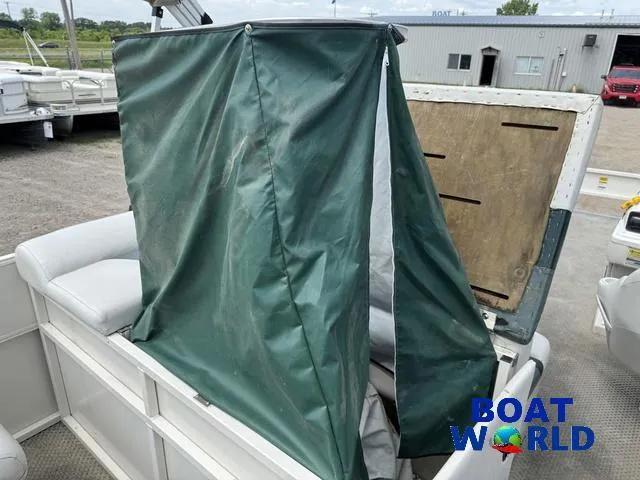 Slide: The Image of Starcraft Limited 200 4-PT Pontoon 2006 - 28