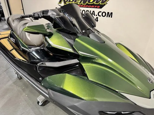 Slide: The Image of Kawasaki ULTRA 160LX 2025 - 12