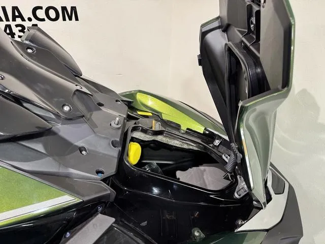 Slide: The Image of Kawasaki ULTRA 160LX 2025 - 13