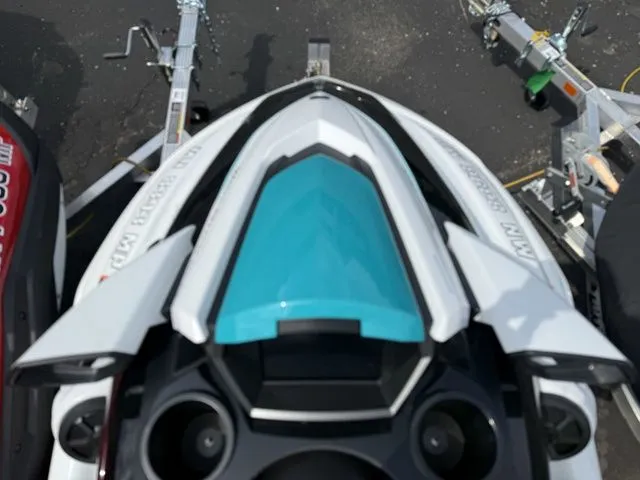 Slide: The Image of Yamaha FX HO With Audio System 2024 - 19