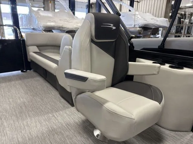 Slide: The Image of Bennington S-One Quad Bench 22 SSR Tritoon 2026 - 15