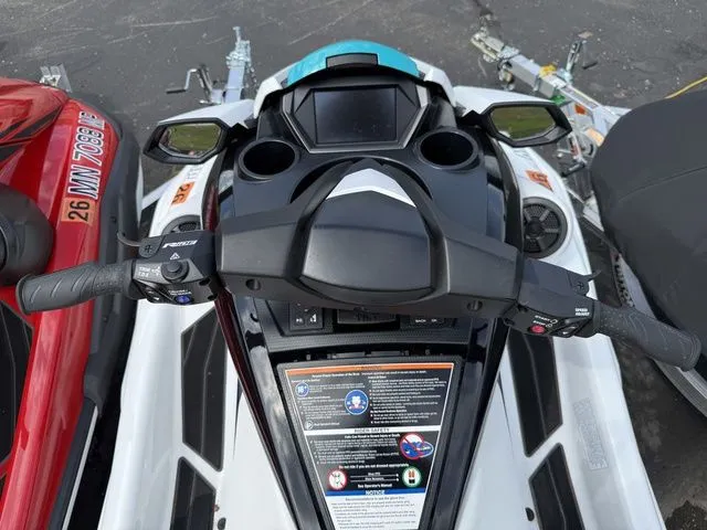 Slide: The Image of Yamaha FX HO With Audio System 2024 - 10