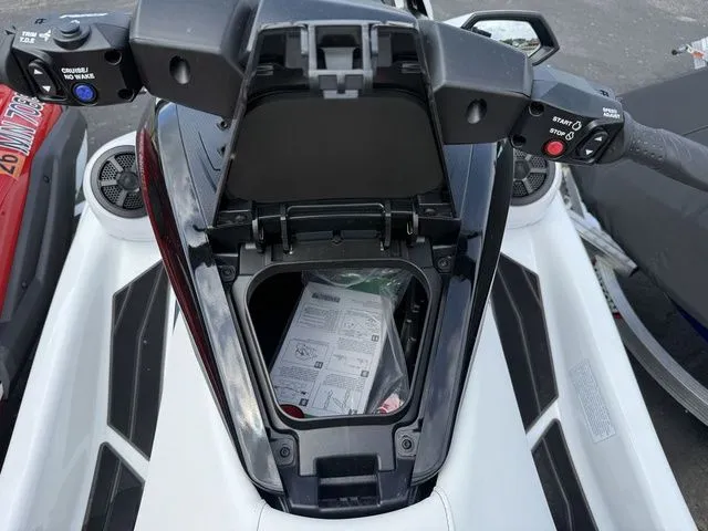 Slide: The Image of Yamaha FX HO With Audio System 2024 - 11