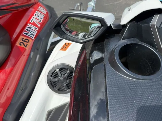 Slide: The Image of Yamaha FX HO With Audio System 2024 - 17