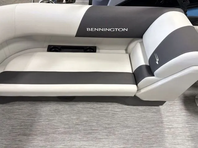 Slide: The Image of Bennington S-One Quad Bench 22 SSR Tritoon 2026 - 10