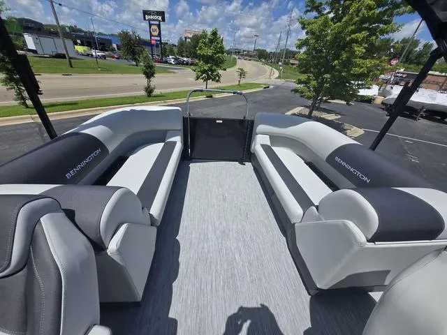 Slide: The Image of Bennington S-One Quad Bench 22 SSR Tritoon 2026 - 13