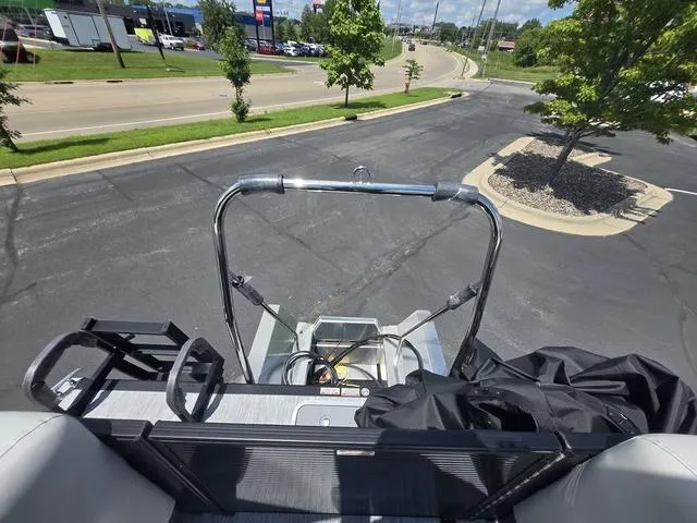 Slide: The Image of Bennington S-One Quad Bench 22 SSR Tritoon 2026 - 6