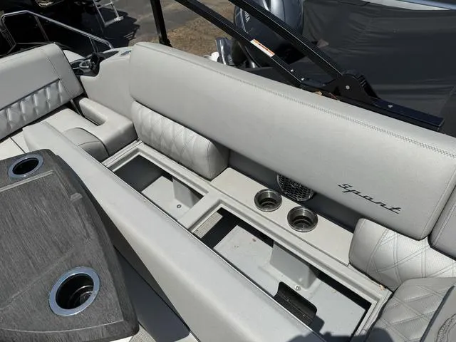 Slide: The Image of Bennington RX Swingback 23 RXSB Tritoon 2024 - 22