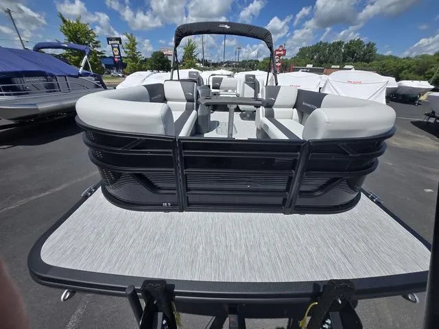 Slide: The Image of Bennington S-One Swingback 22 SSB Tritoon 2026 - 6