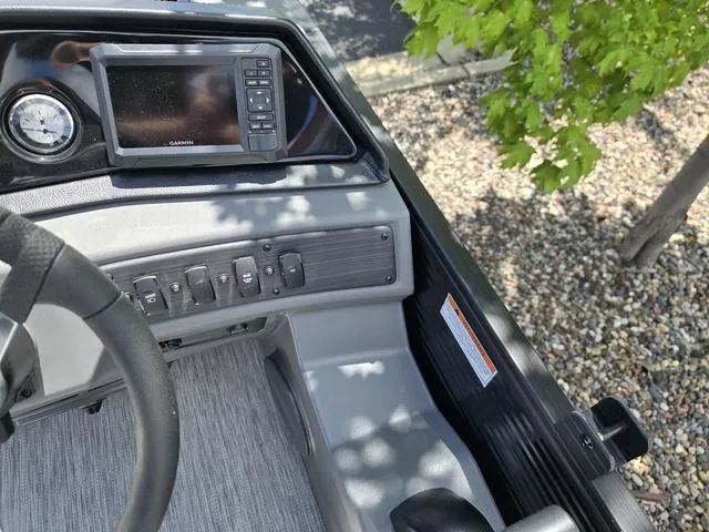 Slide: The Image of Bennington S-One Quad Bench 22 SSR Tritoon 2026 - 14