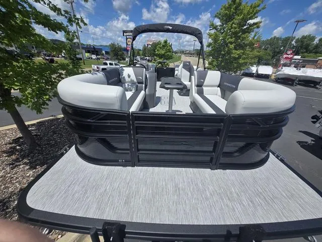 Slide: The Image of Bennington S-One Quad Bench 22 SSR Tritoon 2026 - 5