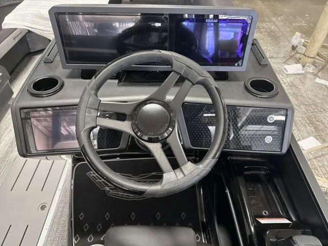 Slide: The Image of Bennington M Swingback 22 MSB Tritoon 2026 - 12