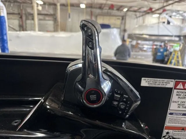 Slide: The Image of Bennington M Swingback 22 MSB Tritoon 2026 - 13