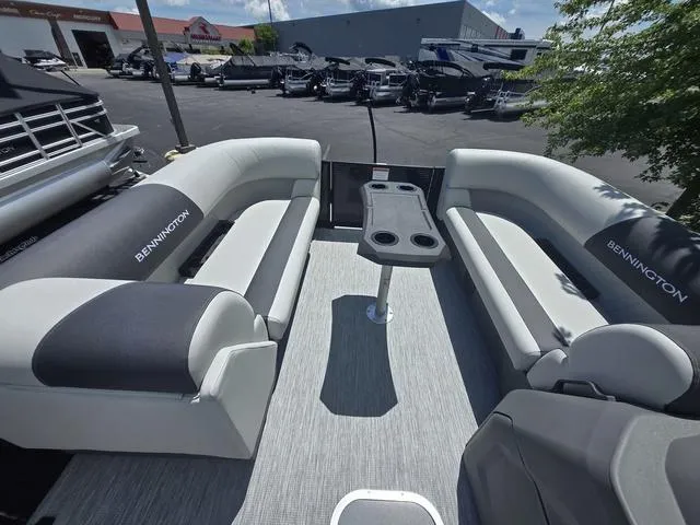 Slide: The Image of Bennington S-One Quad Bench 22 SSR Tritoon 2026 - 10