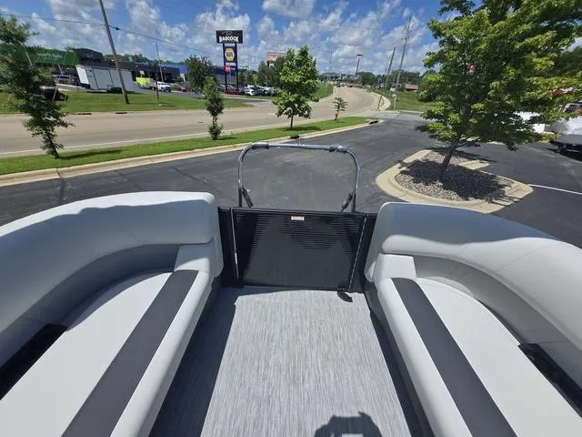 Slide: The Image of Bennington S-One Quad Bench 22 SSR Tritoon 2026 - 11