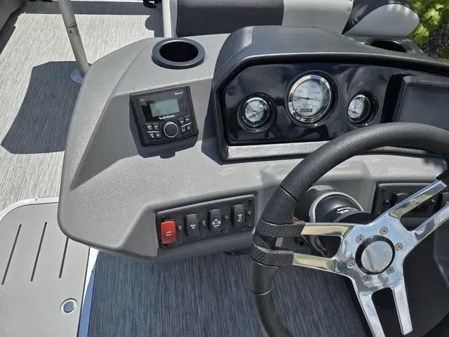 Slide: The Image of Bennington S-One Quad Bench 22 SSR Tritoon 2026 - 15