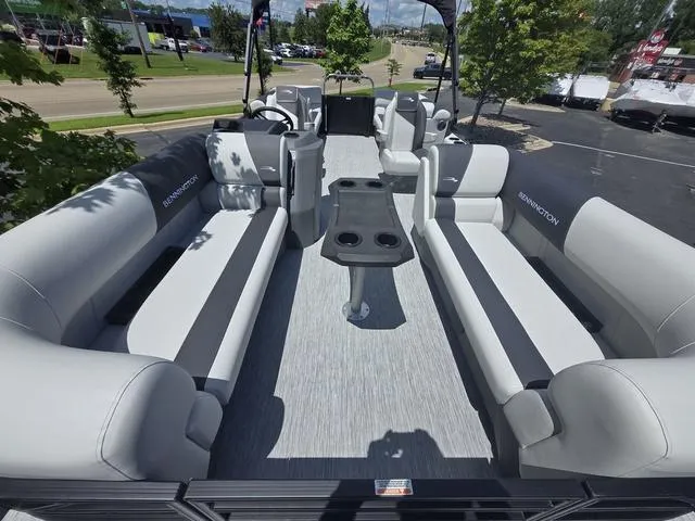 Slide: The Image of Bennington S-One Quad Bench 22 SSR Tritoon 2026 - 4