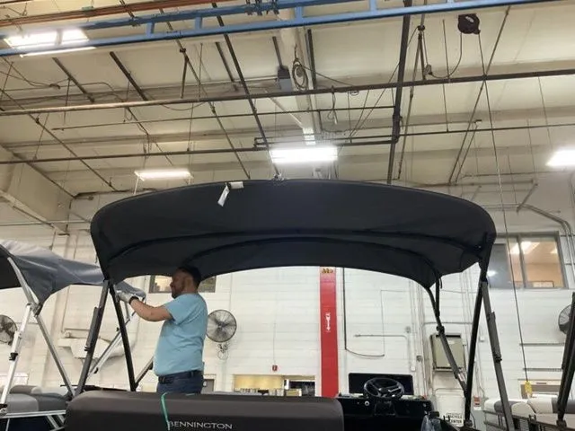 Slide: The Image of Bennington M Swingback 22 MSB Tritoon 2026 - 17