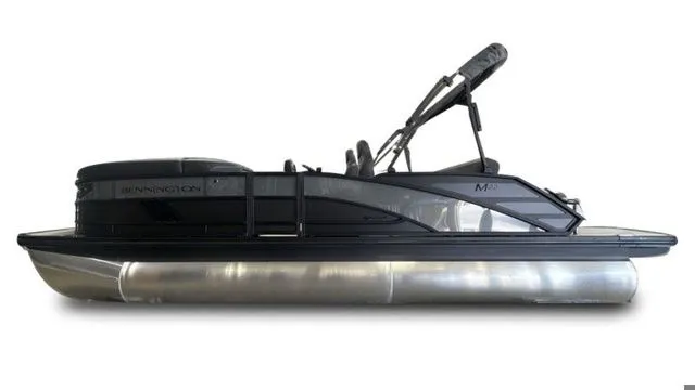 Slide: The Image of Bennington M Swingback 22 MSB Tritoon 2026 - 3