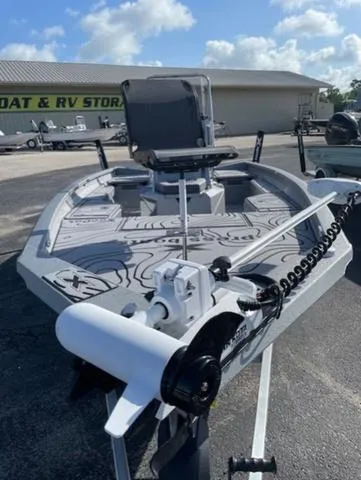 Slide: The Image of Xpress H20B Bay 2026 - 2