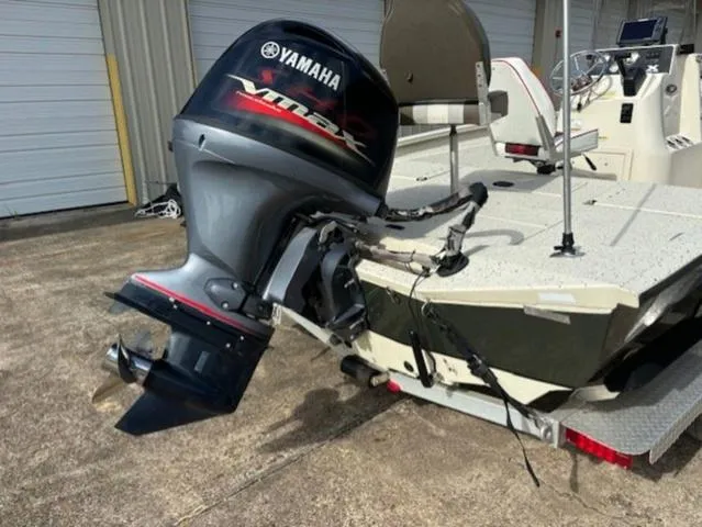 Slide: The Image of Xpress Hyper-Lift® Bay H20B 2017 - 8