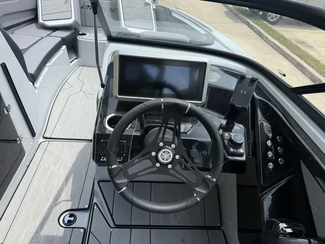 Slide: The Image of Yamaha 255XE 2024 - 18