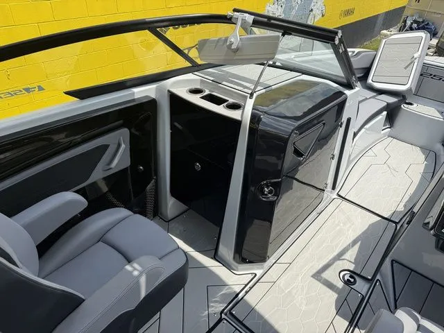 Slide: The Image of Yamaha 255XE 2024 - 20