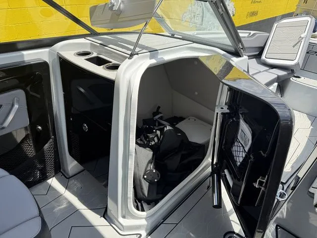 Slide: The Image of Yamaha 255XE 2024 - 21