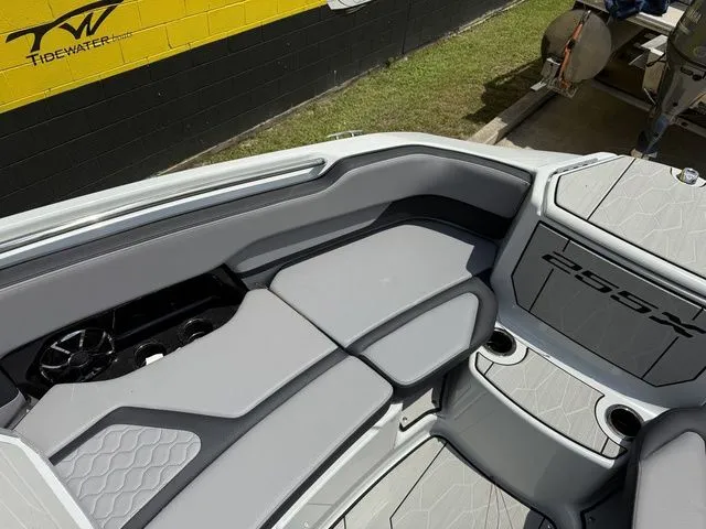 Slide: The Image of Yamaha 255XE 2024 - 25