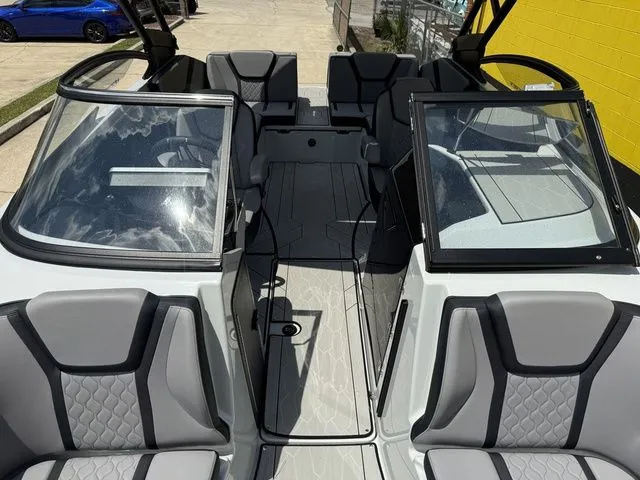 Slide: The Image of Yamaha 255XE 2024 - 26