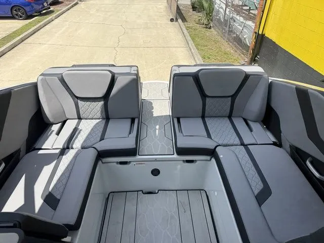 Slide: The Image of Yamaha 255XE 2024 - 30