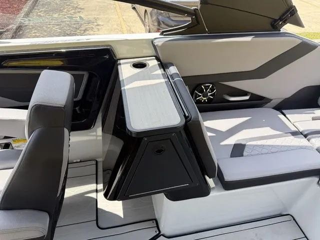 Slide: The Image of Yamaha 255XE 2024 - 32