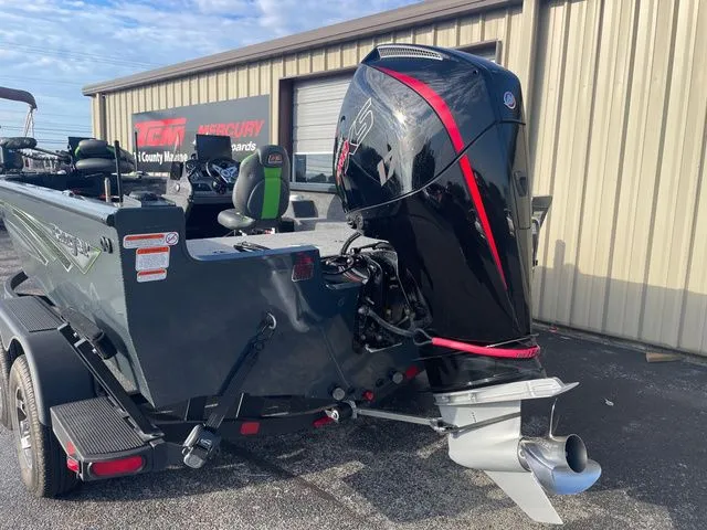 Slide: The Image of Ranger VS1882SC Angler 2023 - 11