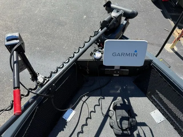 Slide: The Image of Ranger VS1882SC Angler 2023 - 9