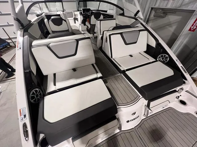 Slide: The Image of Yamaha 252SD 2023 - 10