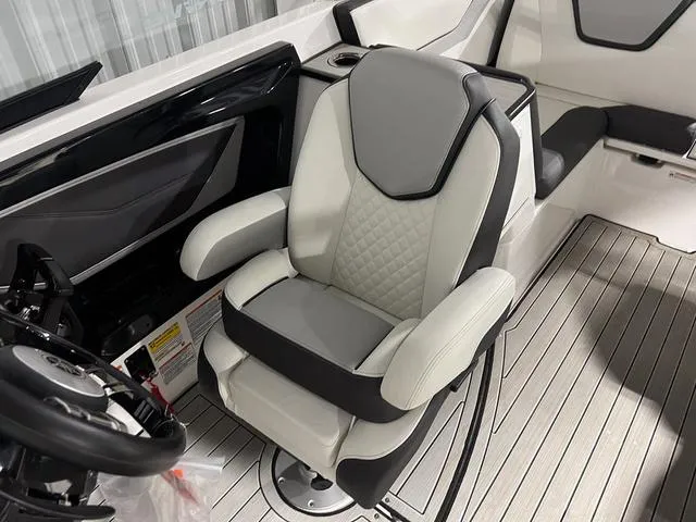 Slide: The Image of Yamaha 252SD 2023 - 18