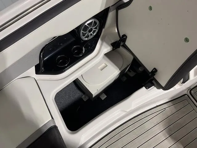 Slide: The Image of Yamaha 252SD 2023 - 28