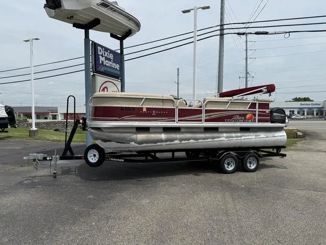 The Image of Tracker Party Barge DLX 22 2013 - 1