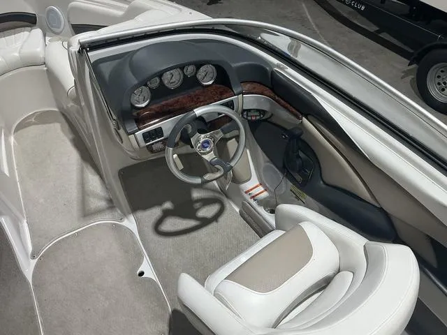 Slide: The Image of Four Winns 200 Horizon 2005 - 10